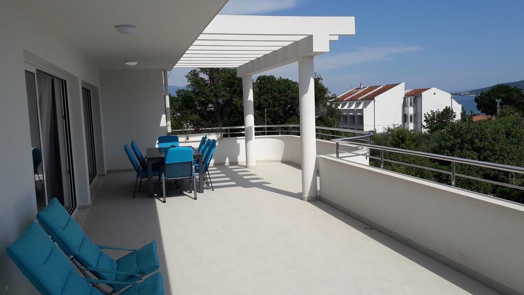 Villa-Apartments Karmel Kastela Exterior photo