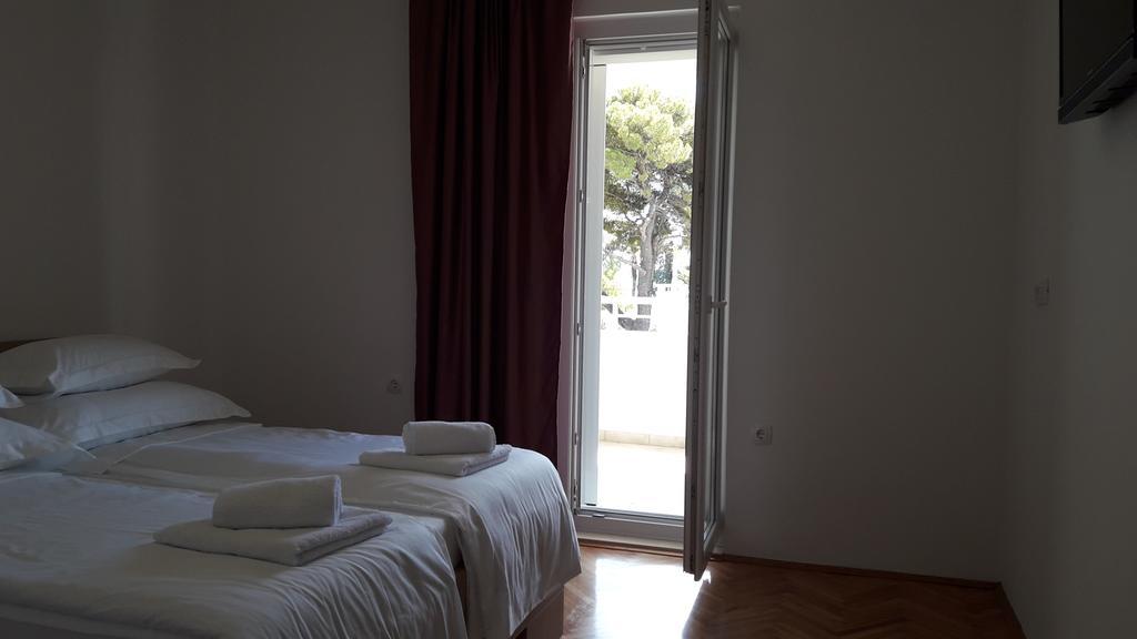 Villa-Apartments Karmel Kastela Exterior photo