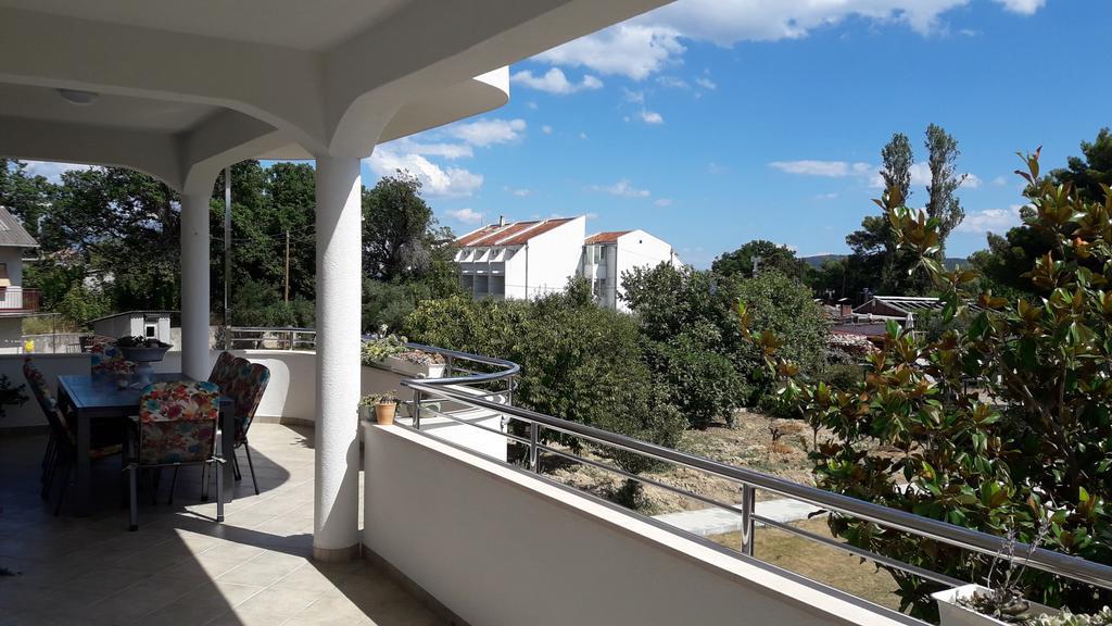 Villa-Apartments Karmel Kastela Exterior photo